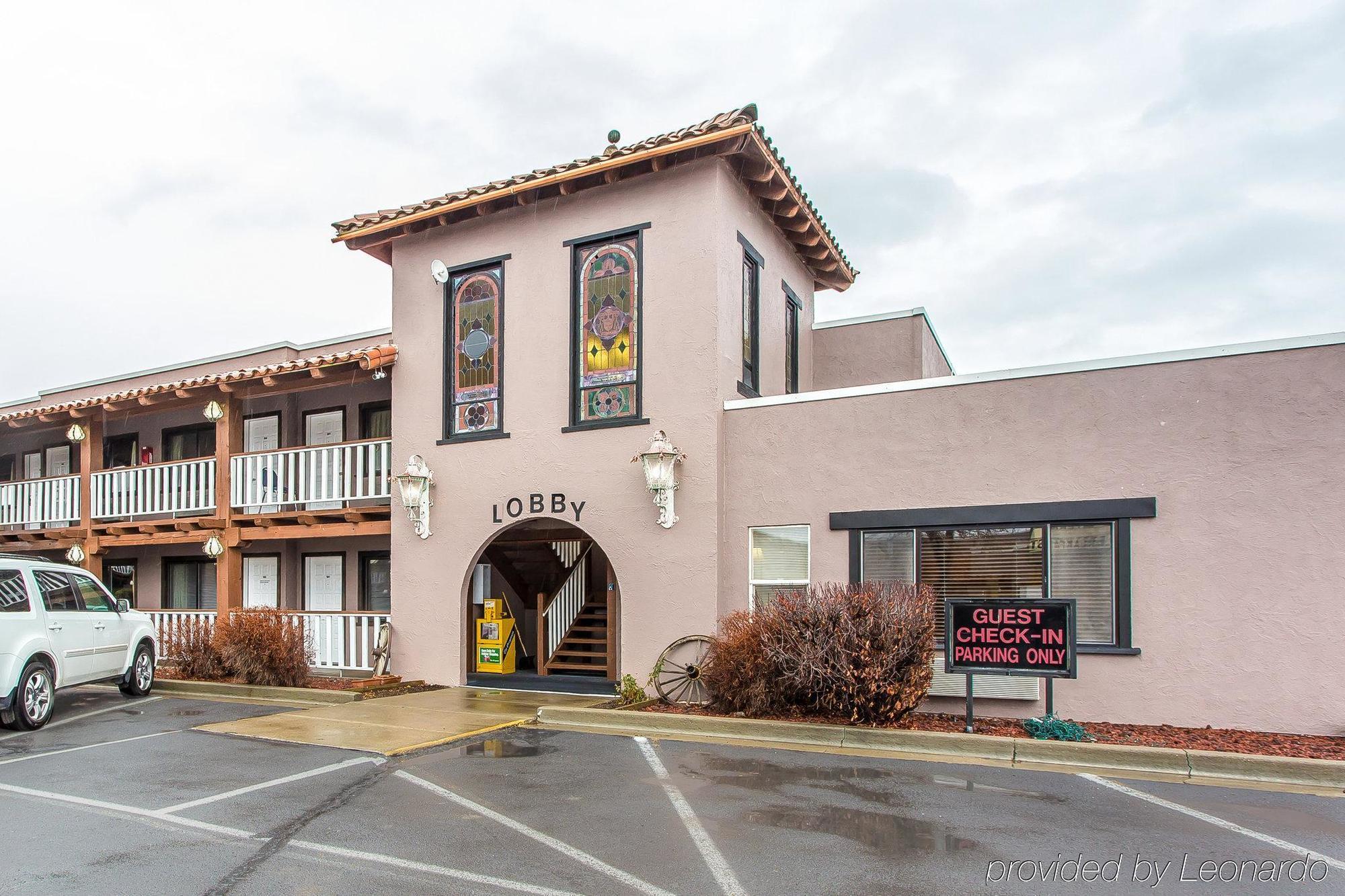 Rodeway Inn Baker City Exterior photo