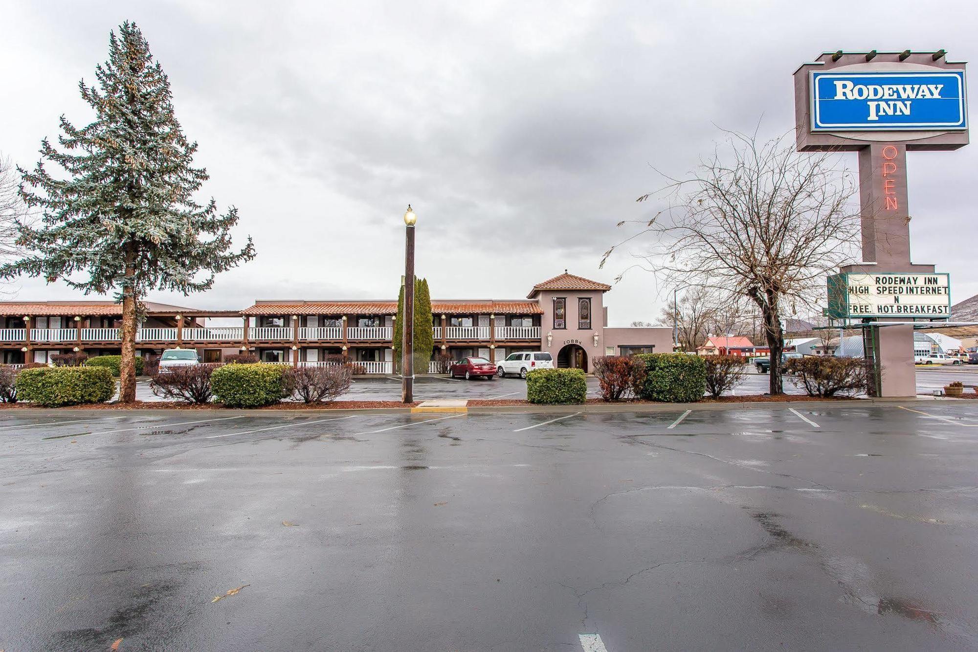 Rodeway Inn Baker City Exterior photo
